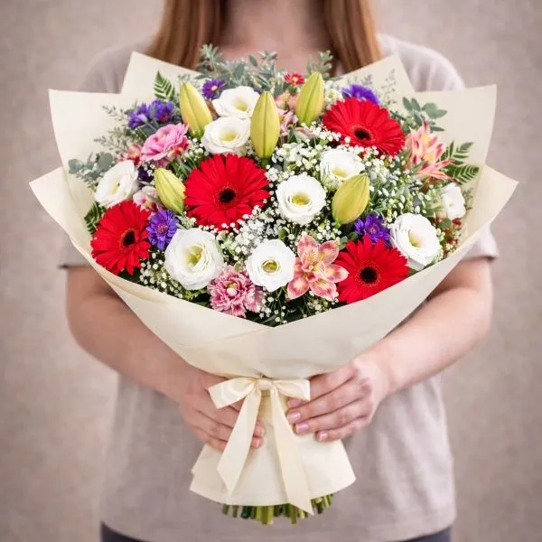 זר פרחים יום מקסים